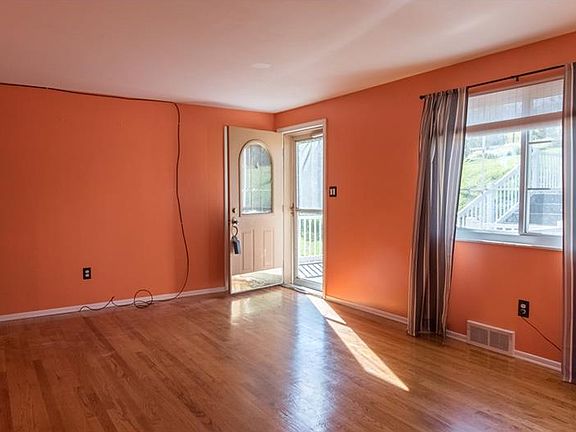 3rd image of 6503 Simmons Ave