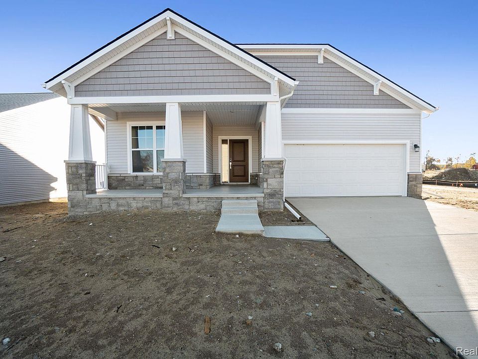 1st image of 215 Saddleback Ct