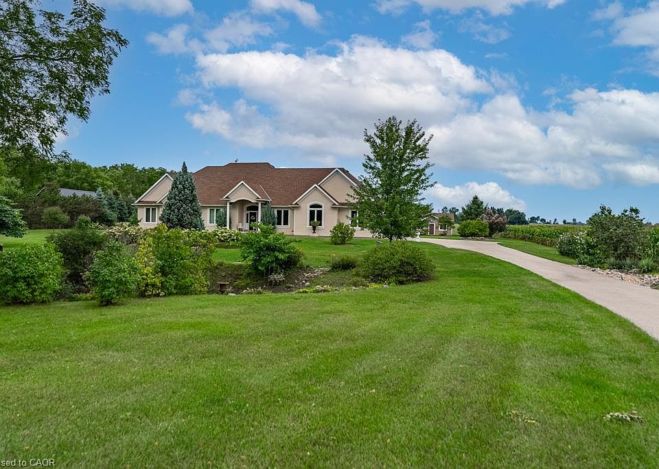 1st image of 365 Robinson Rd