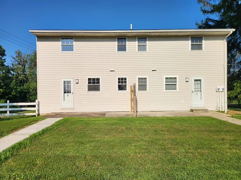6295 Dresden Rd #B — Photo 2