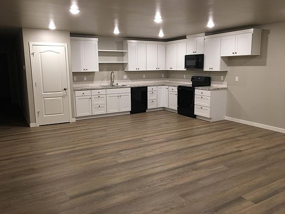 3rd image of 704 Ellen Ave #B