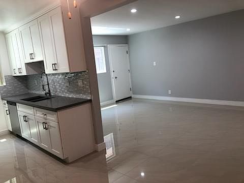 1st image of 7371 Fountain Ave #105