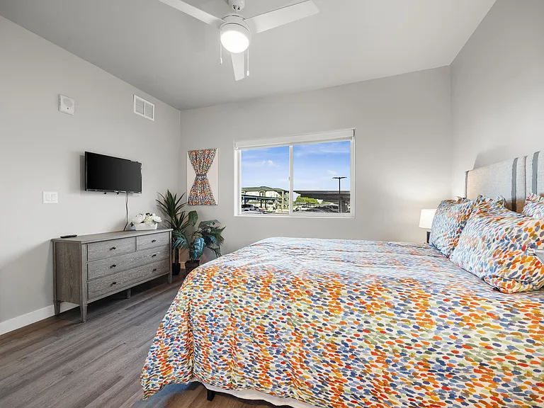 Granite Mountain Apartments — Photo 28