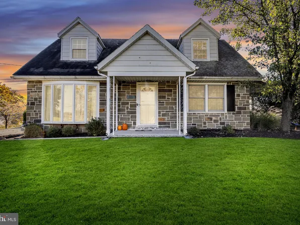 375 E York St, Biglerville, PA 17307