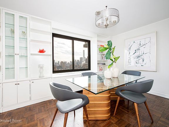 3rd image of 2039 Broadway #27F