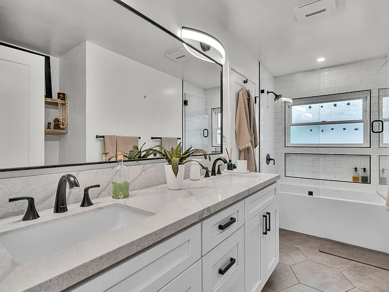 2369 Loring St — Photo 23