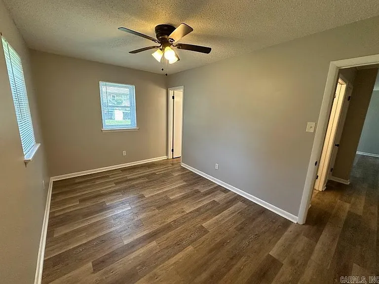 7409 Skylark Dr — Photo 15