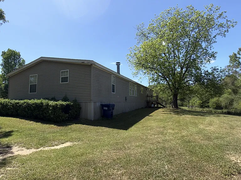 198 County Road 1165 — Photo 24