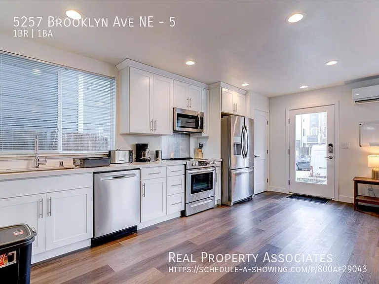 5257 Brooklyn Ave NE #5 — Photo 5