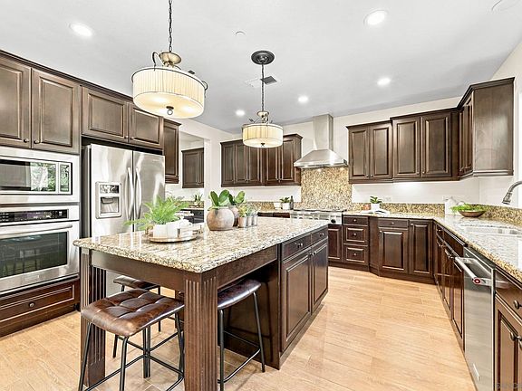 2nd image of 3051 Vineyard Way