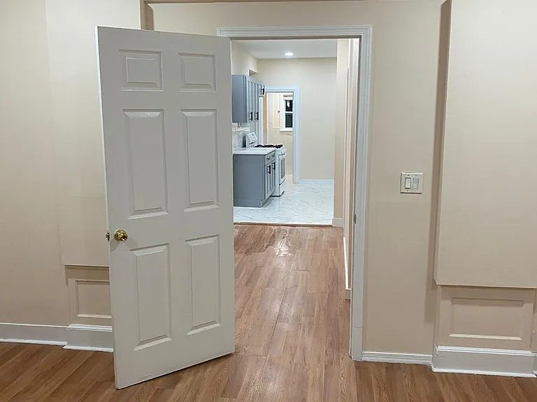 85 Clifton Ave — Photo 8