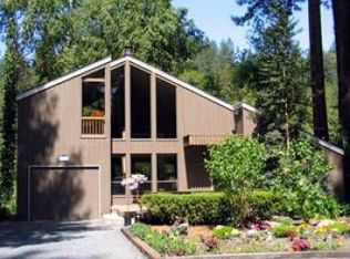 19415 Redwood Dr, Monte Rio, CA 95462