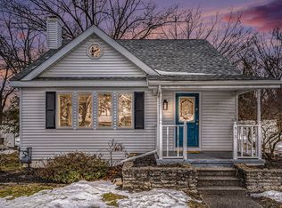 513 Grandview Ave, Spring Lake, MI 49456