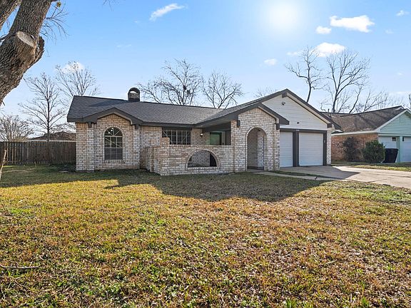 2nd image of 15403 Blueridge Rd