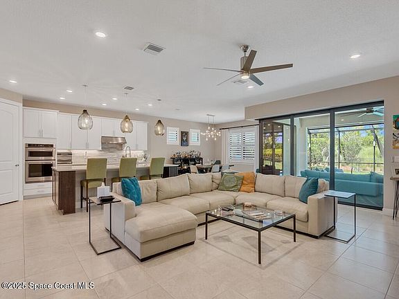 5th image of 5082 Monroe Cir