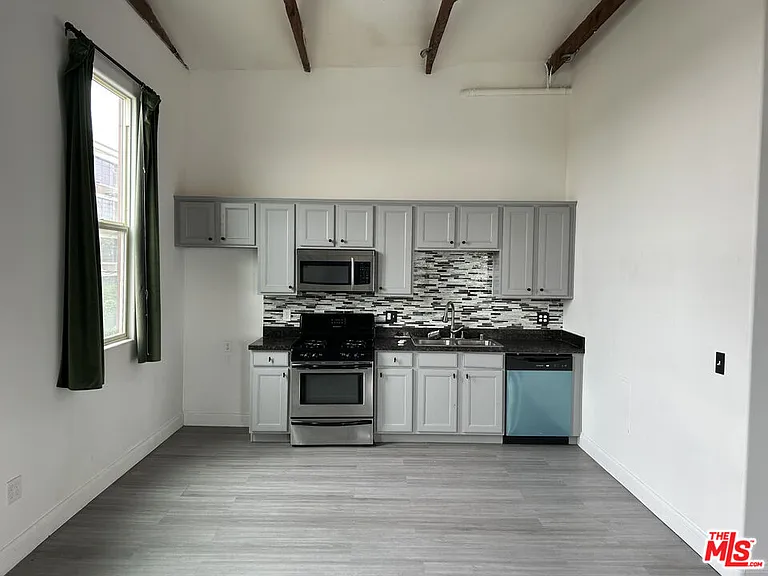 726 S Santa Fe Ave #303 — Photo 4