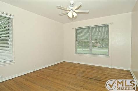 2nd image of 2969 Primrose Ln