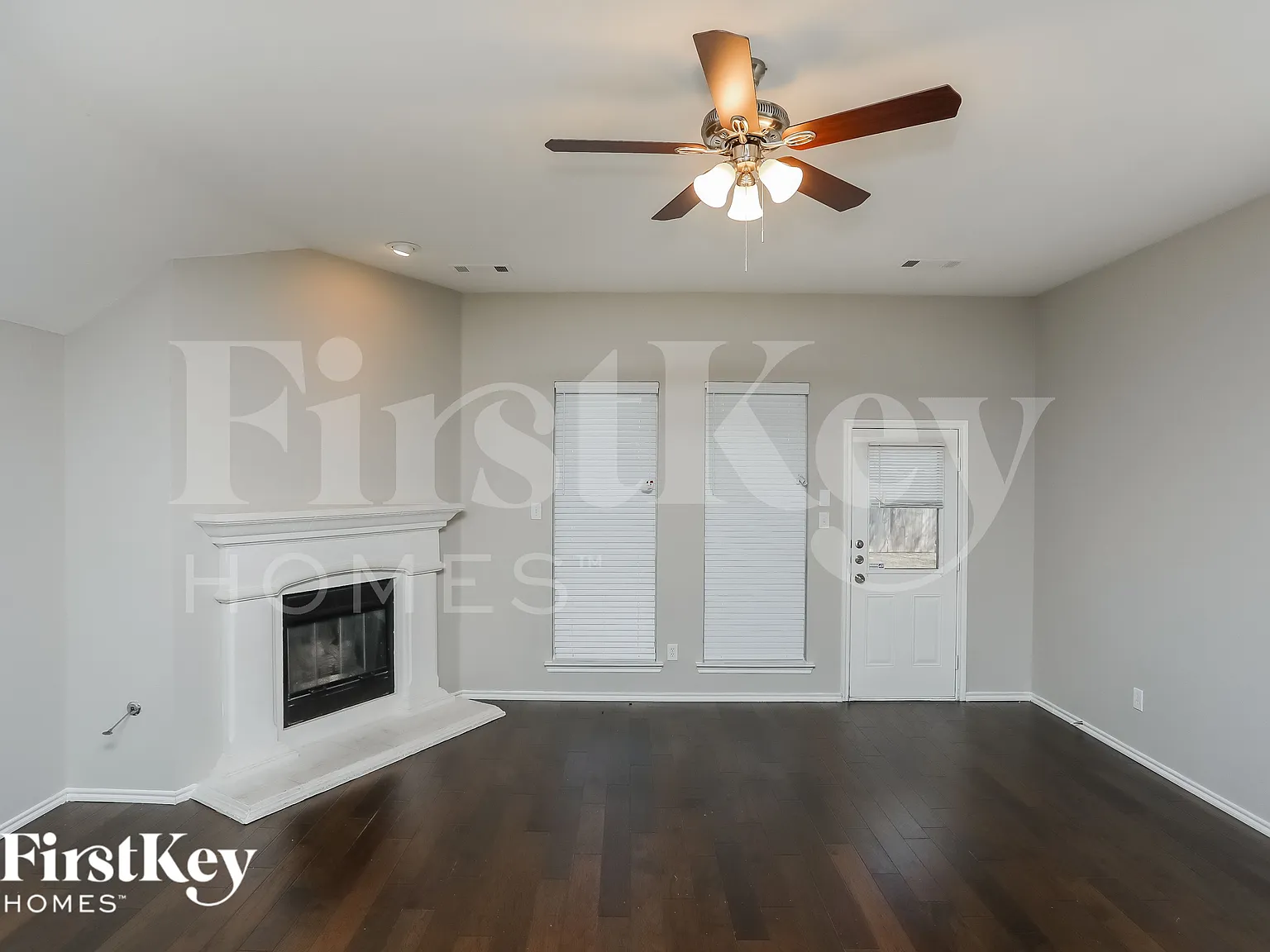 4 bed, 2.0 bath, 2196 sqft, $2,995 — Photo 2