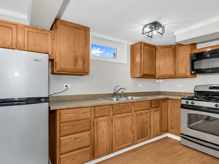Merlin Dr — Photo 16
