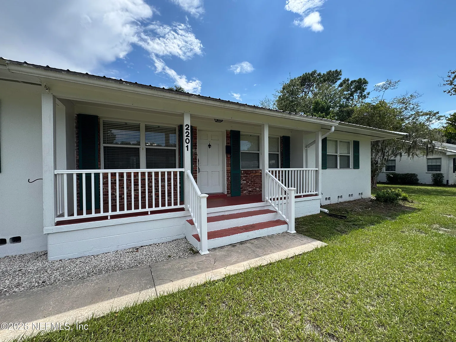 3 bed, 2.0 bath, 1487 sqft, $1,950 — Photo 2