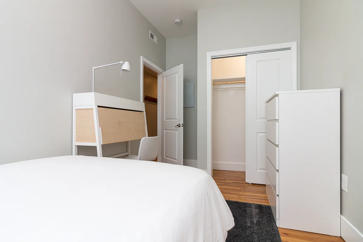 Building Photo - 153 Trenton St #4
