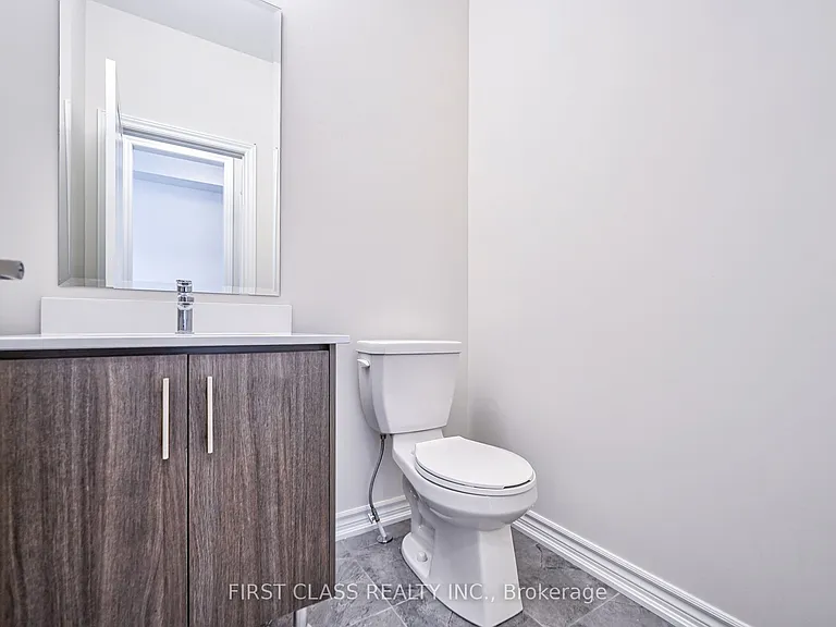 61 Kenneth Rogers Cres — Photo 7
