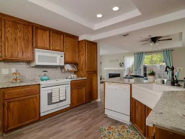 4055 Alex Ln, Carmichael, CA 95608