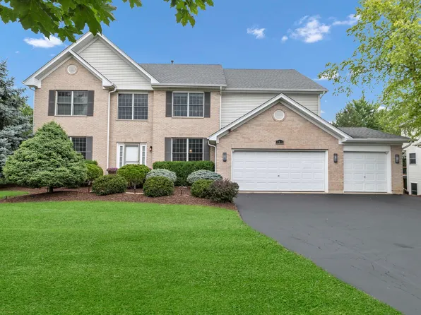 1311 Bison Ln, Hoffman Estates, IL 60192