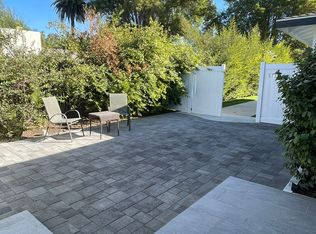 5730 Winnetka Ave, Woodland Hills, CA 91367