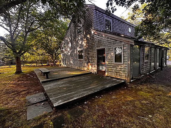 3rd image of 25 Vineyard Meadow Farms Rd