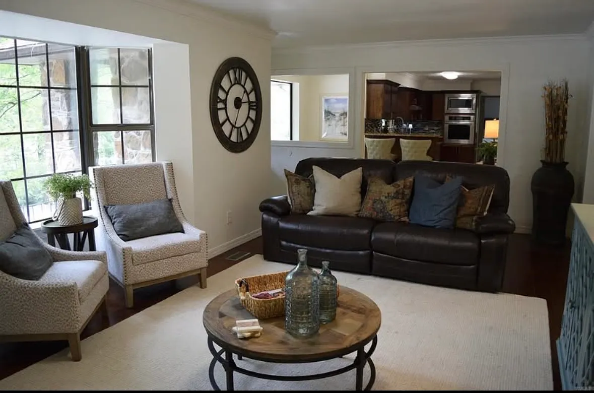 3 bed, 2588 sqft, $2,500 — Photo 1