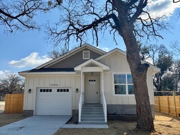 1204 Mill St, Gatesville, TX 76528