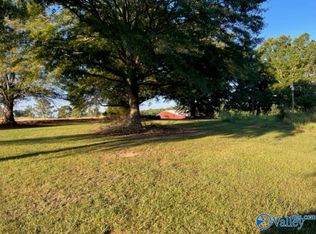 296 Maddux Rd, Falkville, AL 35622