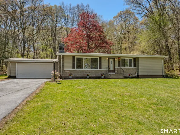 72 Pollys Lane, Montville, CT 06382