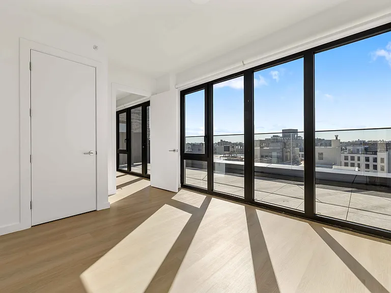 2201 Beverley Rd #616B — Photo 3