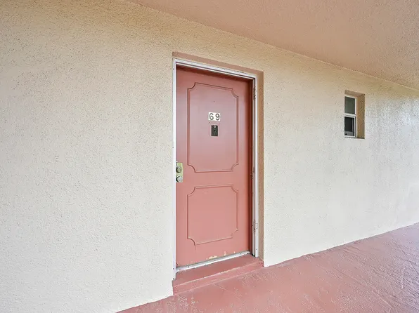 506 Davis Road #69, Palm Springs, FL 33461