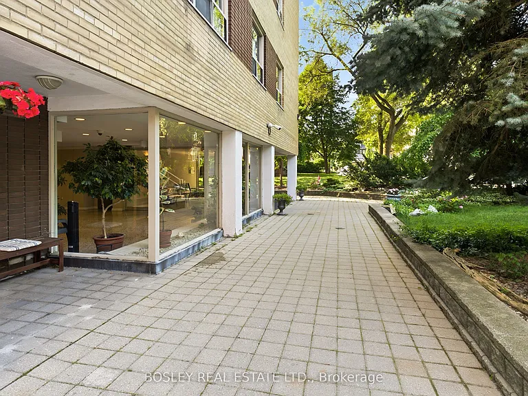 85 Lawton Blvd #304 — Photo 21