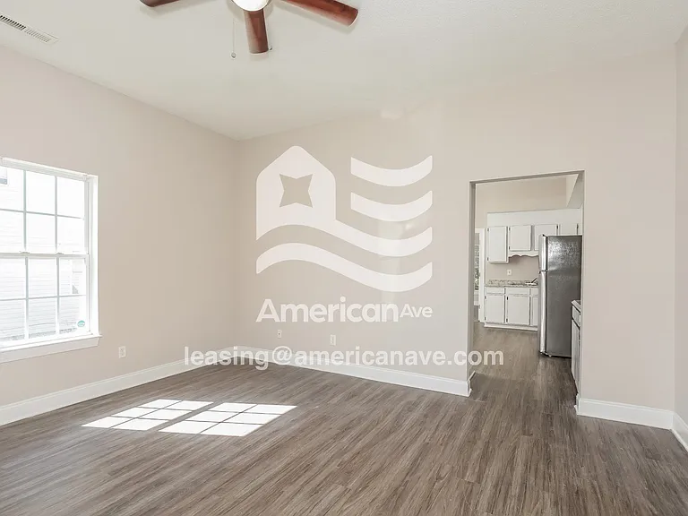 39973_005_wm_-_living_room_13187409.jpg