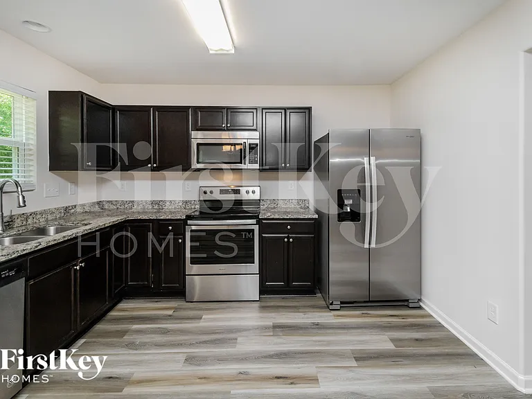 4019 Maderia Dr NW — Photo 5