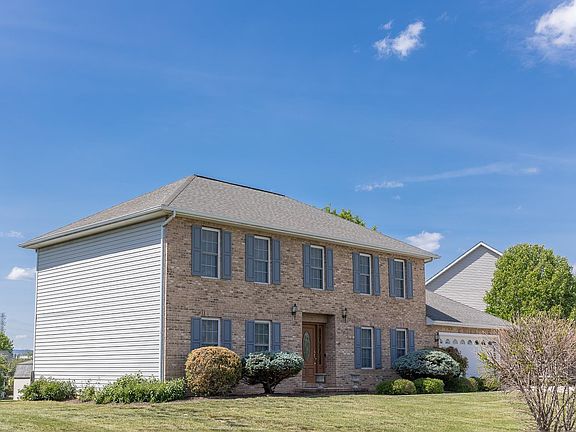 5th image of 5811 Foxcroft Dr