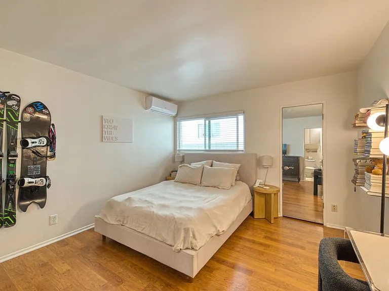 1524 Berkeley St #5 — Photo 11