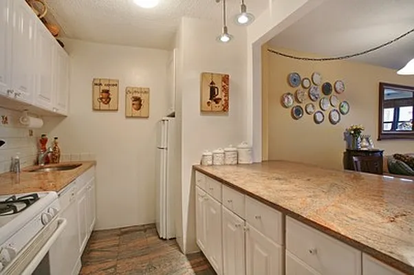 Sold by Citi Habitats | media 28