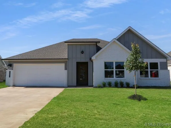 15812 E 75th Pl, Owasso, OK 74055