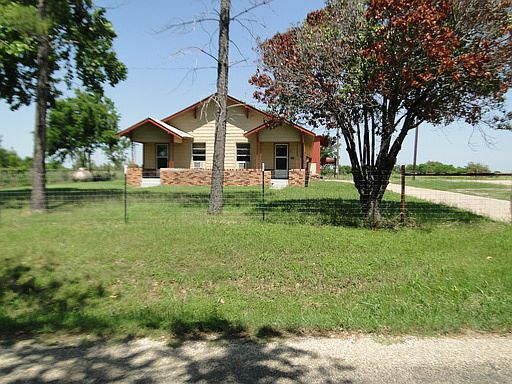 1st image of 3820 Lakeview Dr