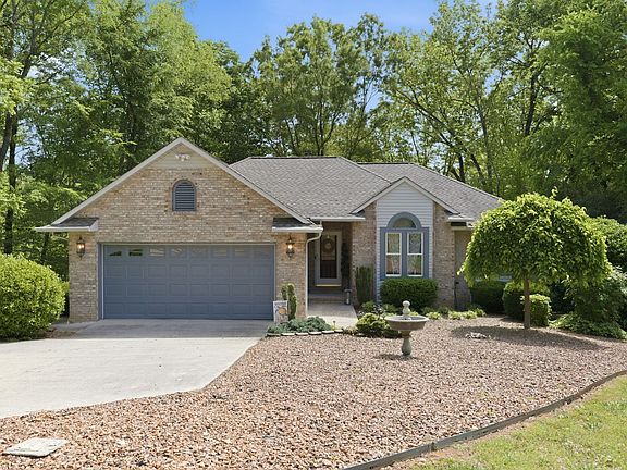 3rd image of 106 Clearview Cir