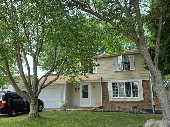 4572 Roundtree Rd, Hamburg, NY 14075