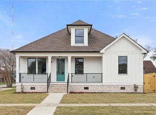 905 E Genie St, Chalmette, LA 70043
