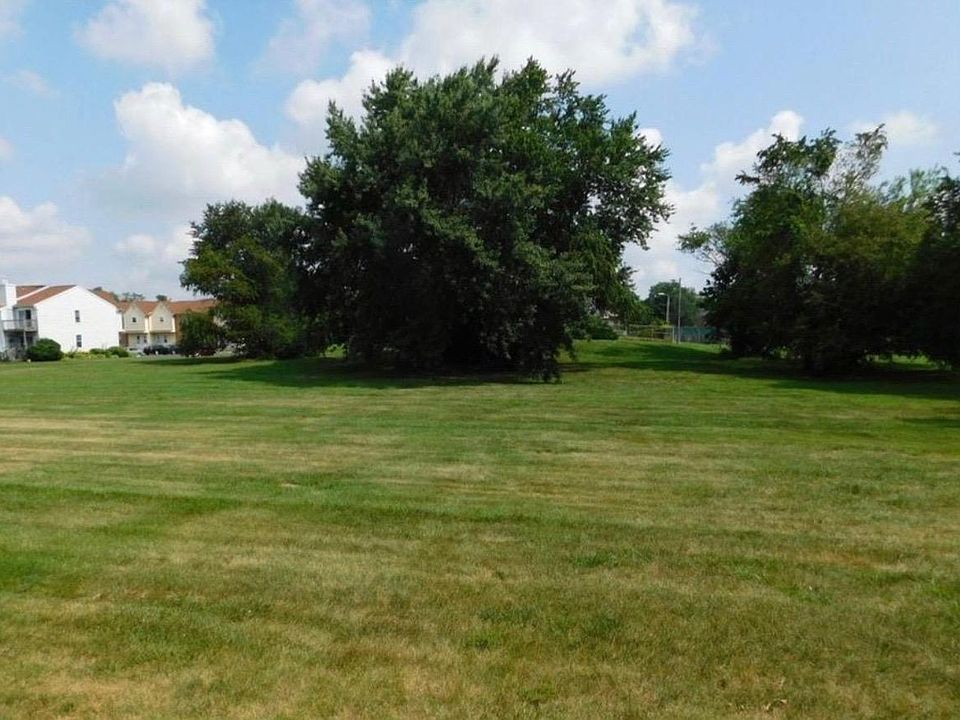 2nd image of 711 Woodchip Rd