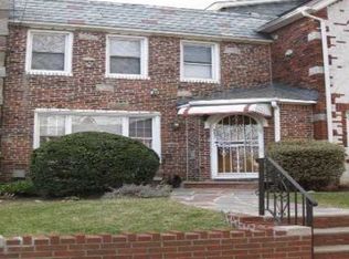5432 65th Pl, Maspeth, NY