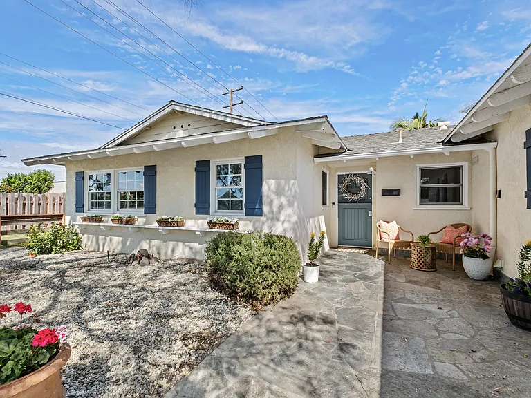 16002 Warren Ln — Photo 9
